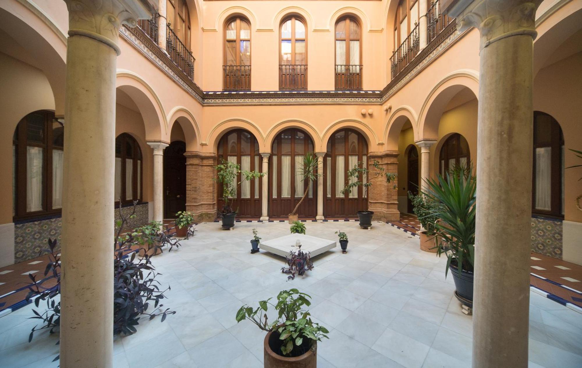 Exclusive Triplex With Private Terrace * Siviglia